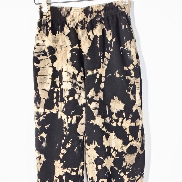 Custom Reverse Tiedye Sweatpants - Picture 4 of 9